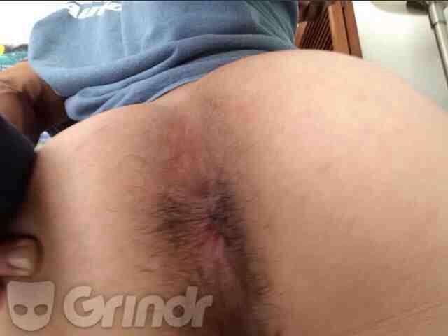 bobbadboyz:  Love me, lick me kiss my ass  That&rsquo;s a hot ass