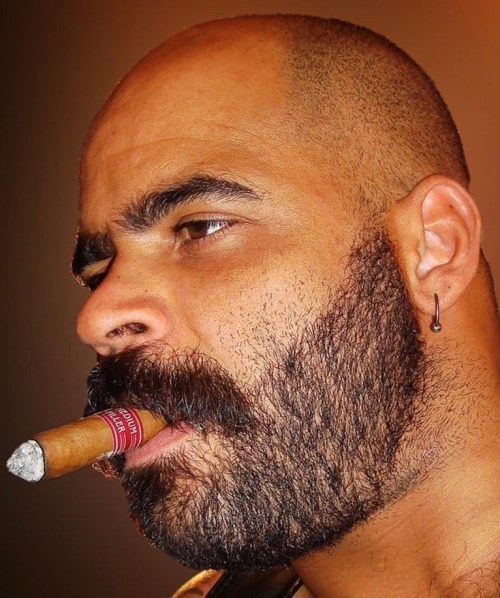 musclebaracigars: #cigar #cigarporn #cigaraficionadoswww.instagram.com/p/B8uI2fUJCZZ/?igshid