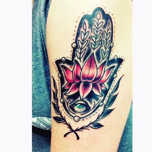 tattoos-org:Hamsa is an amulet that banishes negative energy and brings happiness and good fortuneSu