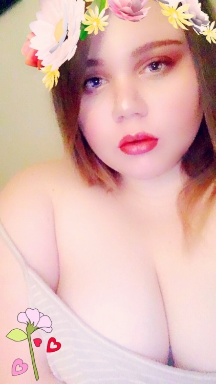 lost-somewhere-lame:Happy Valentine’s Day my cuties! Who wants to be my valentine?