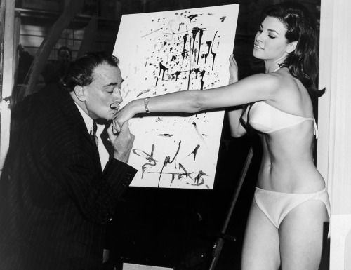 Salvador Dali, Raquel Welch, 1965.