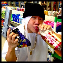 timothydelaghetto:  Old English, Takis, and guns! Lil Do Dirty wildin out for this Chunk Dirty music video shoot for “I’m a Gangsta!”