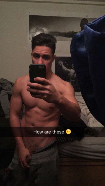 straightboyspics:  Click HERE for more STRAIGHT BOYS! Follow!