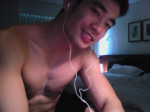 jshootit:  stayinghard:  xiaohaogaypic:  porn pictures