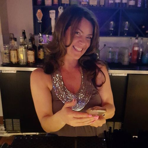 XXX This hot ass bartender… where you photo