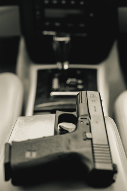 drugera:Glock 23 in traffic