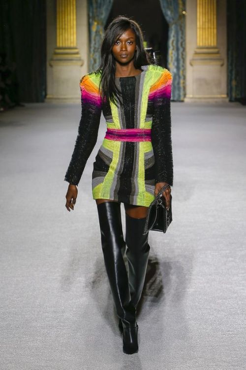 flowersandfutures:Balmain’s latest collection is super-futuristic, and strikes me as very sola