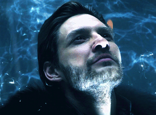 gregory-peck:Ben Barnes as The Darkling in Shadow and Bone 1.07 ‘The Unsea’