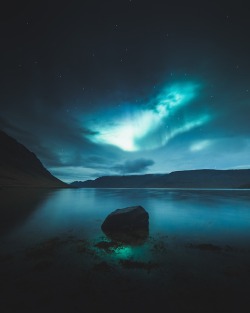 colorogasm:  northern lights  Photo by Luke Stackpoole 