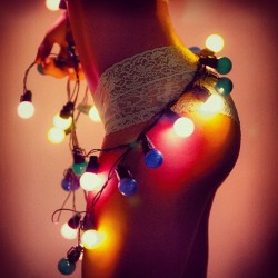 elhartista:  It’s Beginning to Look a Lot Like Christmas 🎄 @milesof_style © elhartista™ 🎅 