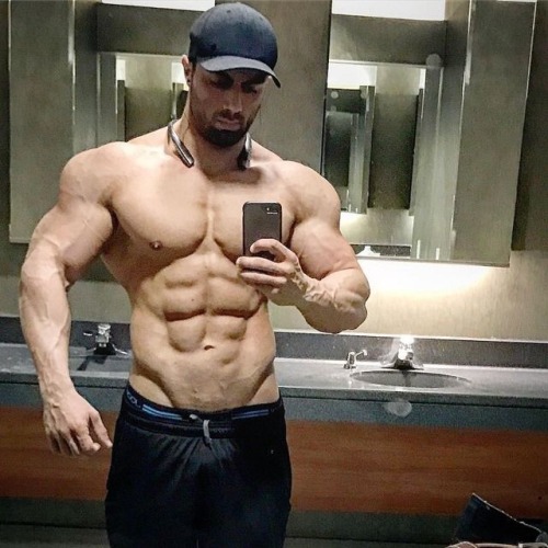 muscleboycunt:Vegas this weekend. Anyone need to breed fuck hungry muscle cunt? The only kind of pro