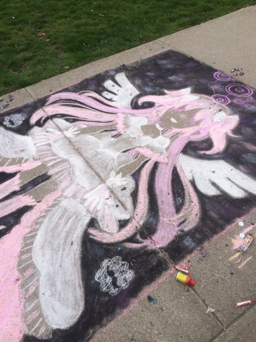 queenofween:  i chalked the walk today!!! ^o^  what if it rains