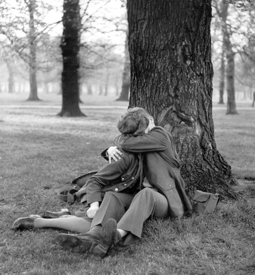 Love in time of war. Soldier and his girl in Central Park, New York, 1945