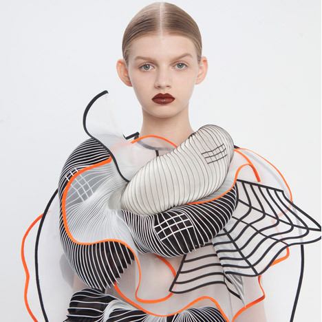 anaispaws:  3D PRINTING: Hard Copy | Noa Raviv As orderly as it looks, the digital world made of grids, patterns, and mathematical algorithms, in daily use often looks chaotic. Noa Raviv, a 26-year-old Tel Aviv based fashion designer, creates for this
