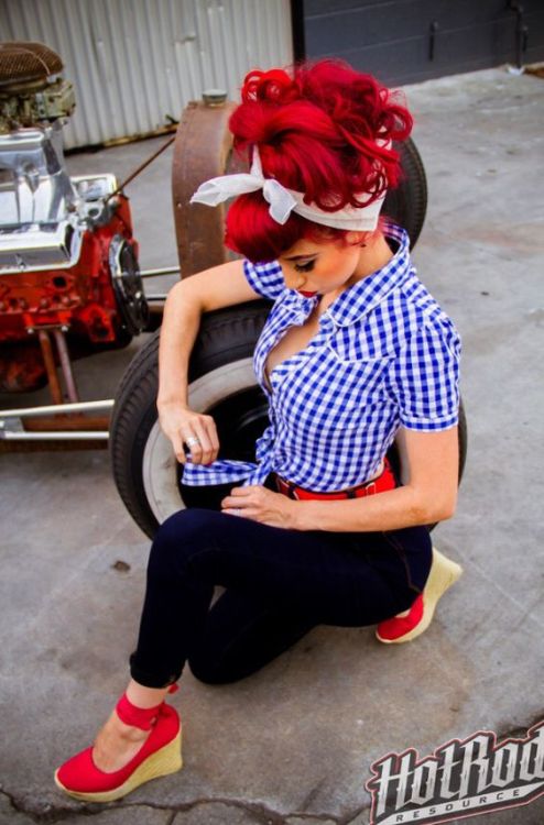 rockabillychickus: Hotrod Chicks - Stunning.   SPONSOR - nintendo-nx.net