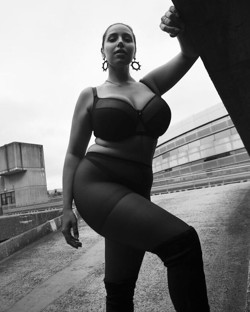 fletchertrowan:  thinfatfit:Jada Sezer Beauty