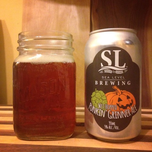 Punkin&rsquo; Grinner Ale by @sealevelbrewing. Fresh pumpkin pie but not overpowering, wet hopped, s