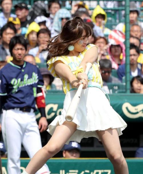 owaraidorks: TORACO Event 160507 Hanshin Tigers vs Tokyo Yakult Swallows First Pitch: Kinoshita Haru