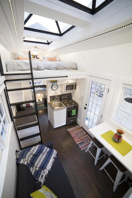 pleasuredpet:  mymostcreativeformofselfharm:  hostelsand-brothels:  dreamhousetogo:  Built by Patrick Romero  Now THIS is a tiny house I could live in  I NEED IT  @explorer-teacher 