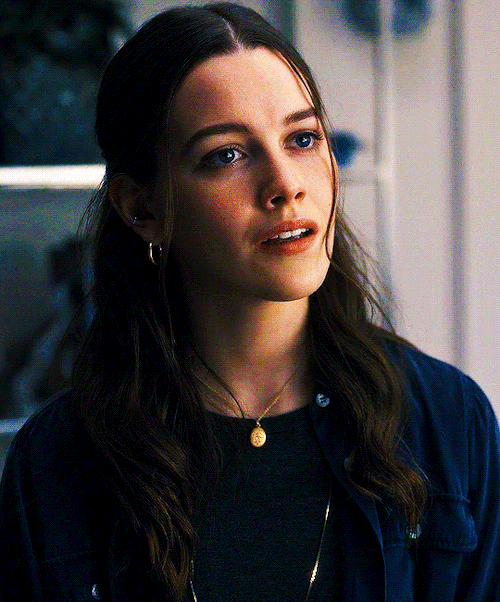 dailyvictoriapedretti: The Haunting of Hill House | 1.05 The Bent-Neck Lady