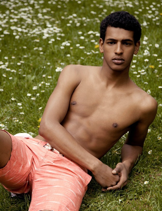 black-boys:  Tidiou M’Baye by Liam Warwick