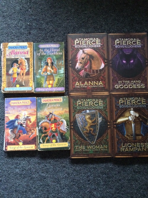 peacerose:Tamora Pierce’s Song of the Lioness quartet. On the left, my original copies from 1997. On