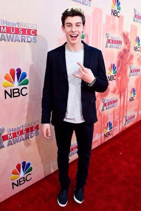 shawnslatte:  When you’re a cute jelly bean and you get invited to an award show