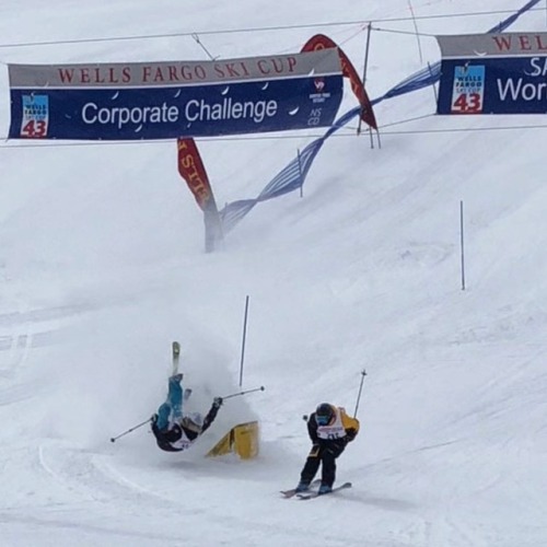 Tight finish at the #wfskicup benefitting the @thenscd Today! … I hope your nose is ok @pkrustb … way to time out like a champion! (at Winter Park, Colorado)