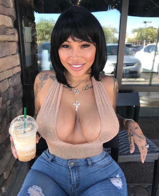 curiositty44:  all-kinds-of-hotties:    Dayuuum!  So Fucken sexy 