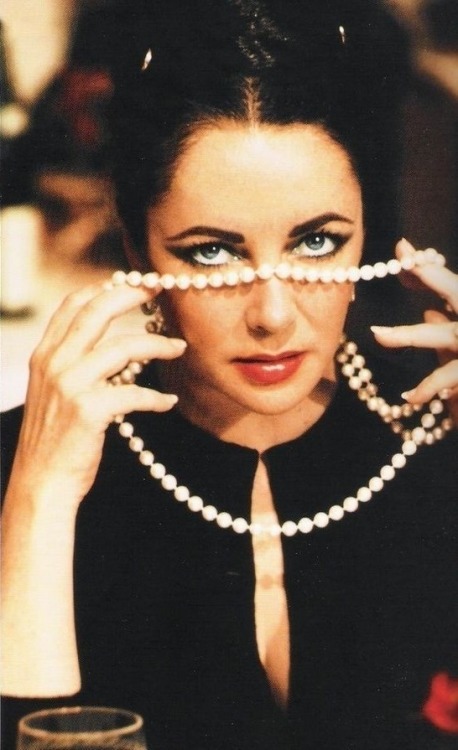 The Look!Elizabeth Taylor in “Ash Wednesday”