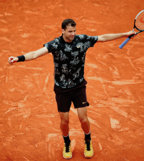 Grigor Dimitrov defeats Marin Cilic 6-7, 6-4, 4-6, 7-6, 6-3 to advance to R3 of Roland Garros 2019