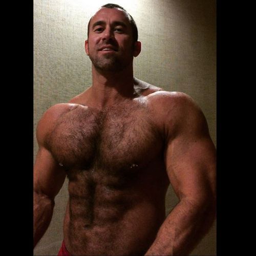 Sex furonmuscle:  This guy calls himself “Jumbo pictures