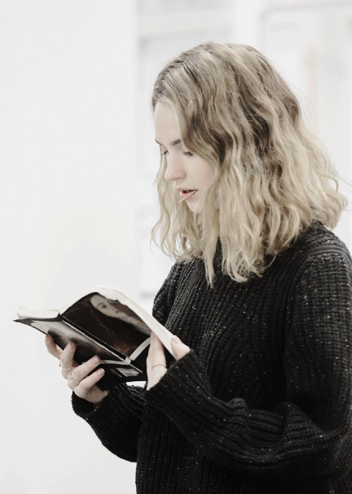 lilyjamess:  Lily James and Richard Madden rehearse scenes for their upcoming play at the Garrick Th
