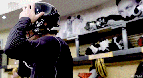 ehghtyseven: geno finally gets the helmet on in the room | feel the juice