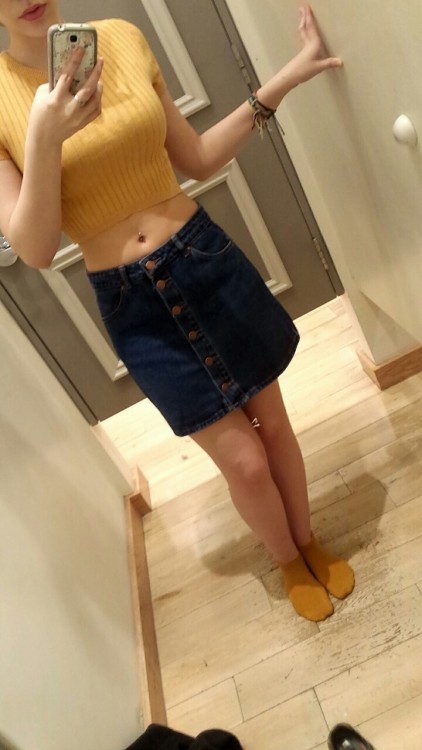 floralhickeys:  I haven’t posted an updated selfie in awhile so here ya go ☁