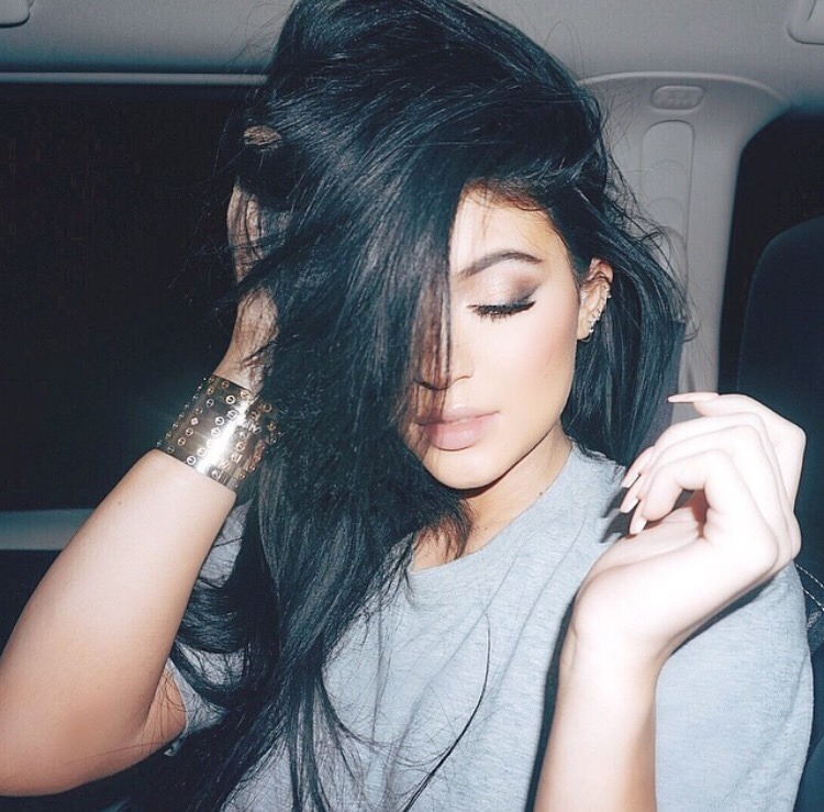 bombshellssonly:@kyliejenner
