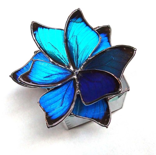 Stained glass boxes with real butterfly wing ‘flowers’. www.etsy.com/shop/neile