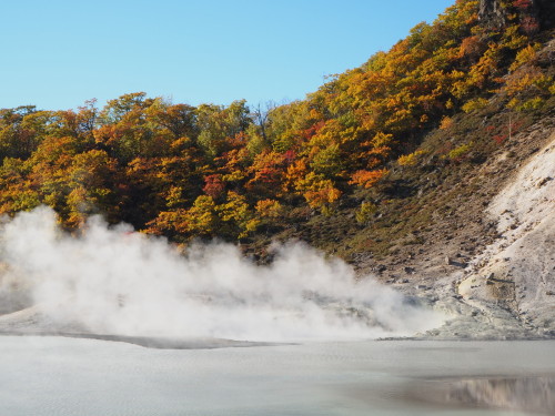 登別温泉地獄谷の秋。(2021/10/23)