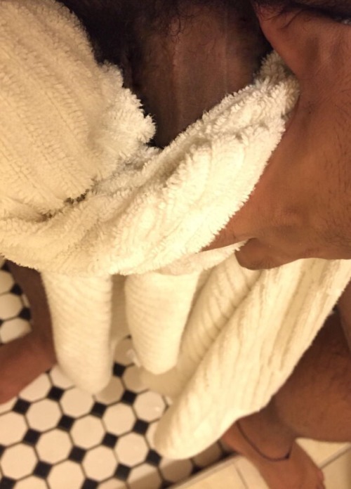 demvisualfeels:Shower time ;) shit dust
