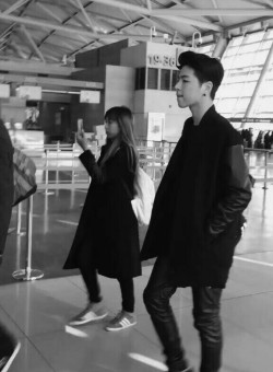 jun-bin:  Girl please look beside you lol 