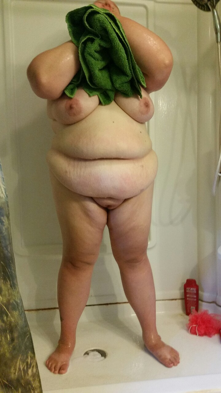 sunshinenet81:  All clean and ready for the day. Who wants to see me naked outside