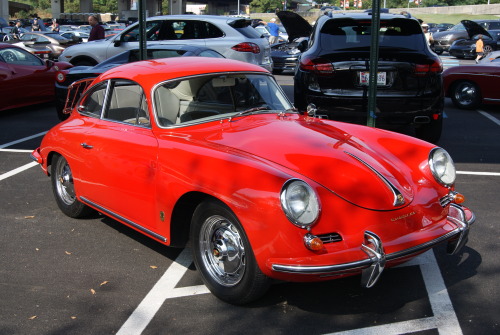 This awesome Porsche 356 was just chilling in the Grand Prix car park. Such a gorgeous car! - Baltim
