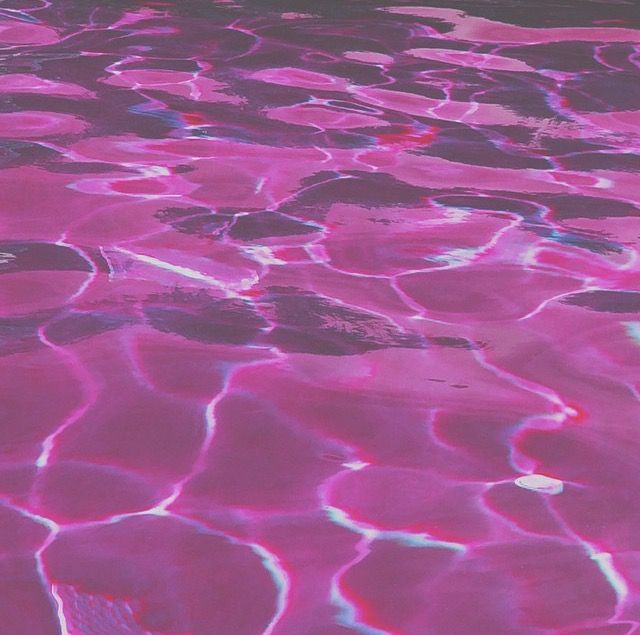 Вода стала розовой. Pink aesthetic 2000 Пинк. Розовая вода в бассейне. Эстетика розового. Розовая вода.