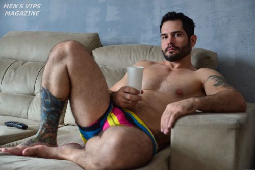 brazilmen:  brazilian model Evandro Silveirabrazilmen.tumblr.com contact me: brazilmen@mail.com