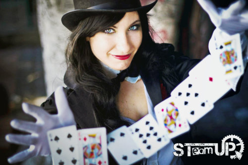 sharemycosplay:  Riccardo Tropea captures DaisyCosplay mid trick as DC’s Zatanna! #cosplay #comics h