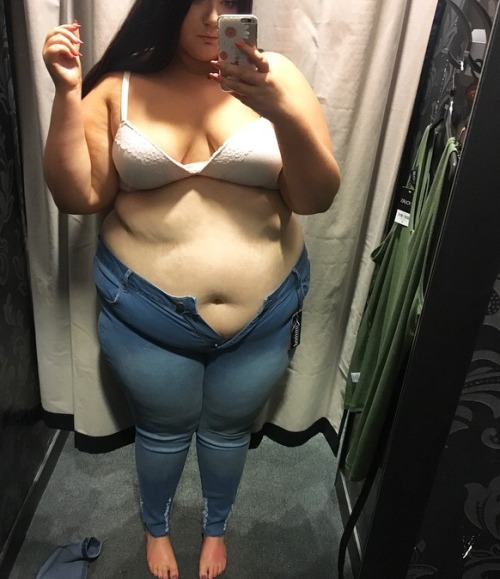 that-fatt-girl:  Yesterday’s changing room porn pictures