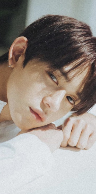 WAYV’S PHOTOBOOK LOCKSCREENS (miss you hendery!)© @bychittapon on twitter