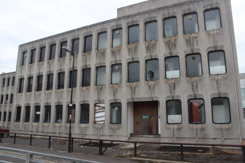 asbestoscoffin: The very little seen backside of City Walls House Southampton