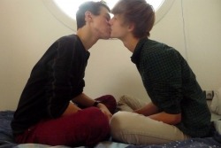 gay-teen-posts:  *waits for a cute guy to want to take pics like this with me*