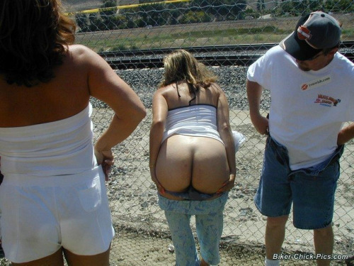 Girls Mooning